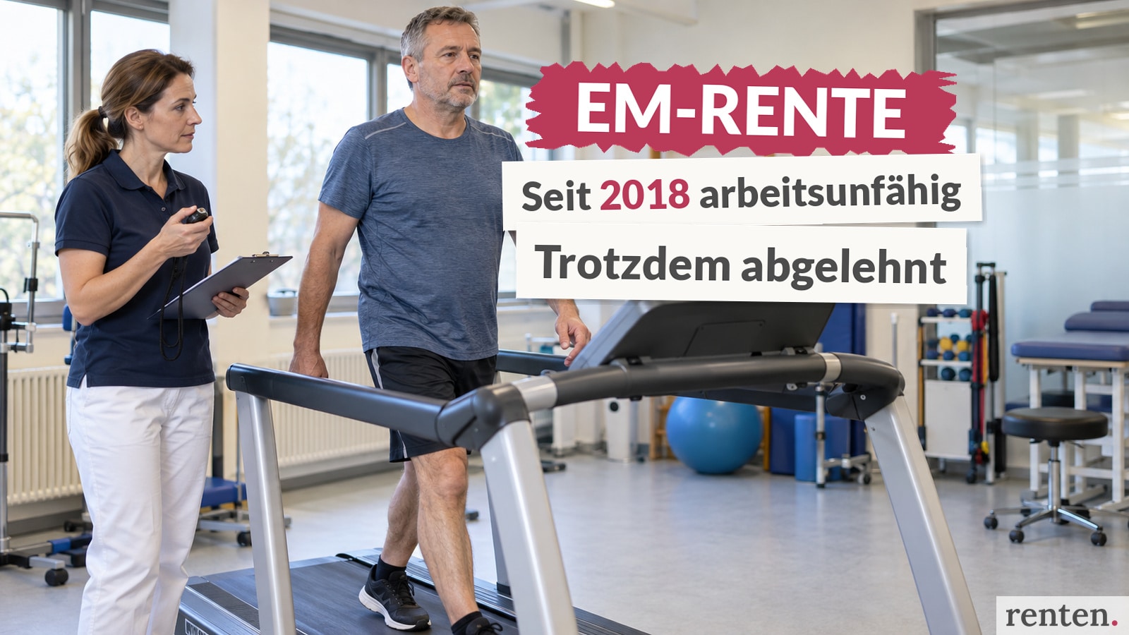 Mann absolviert unter Beobachtung einer Therapeutin einen Belastungstest in einer Reha-Klinik