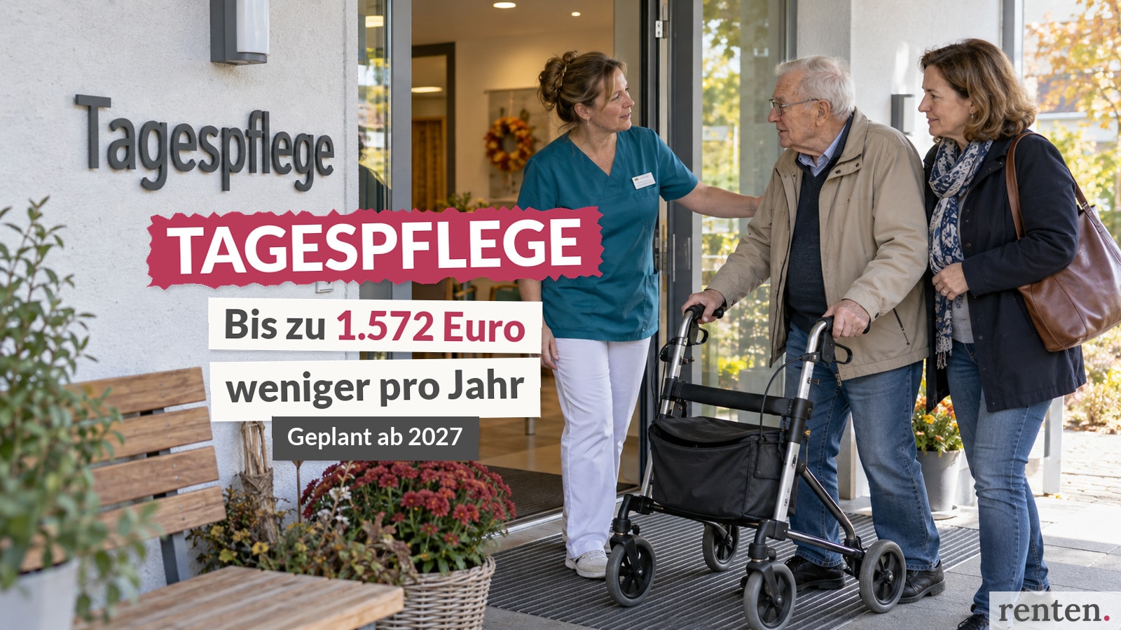 Älterer Mann mit Rollator und Begleiterin wird am Eingang einer Tagespflege von einer Pflegekraft begrüßt.